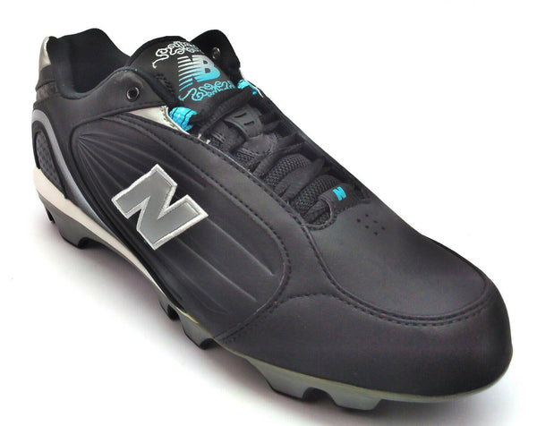 New Balance Women's Soccer Cleats Lace Up Round Toe Football Shoes New in Box