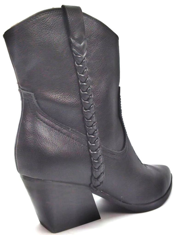 Dolce Vita Ladies' Ankle Boots Casual Western Pull-On Vegan Braided Detail Black